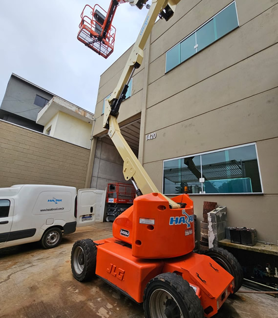 Plataforma Articulada 15,60 metros Elétrica JLG – E-450AJ