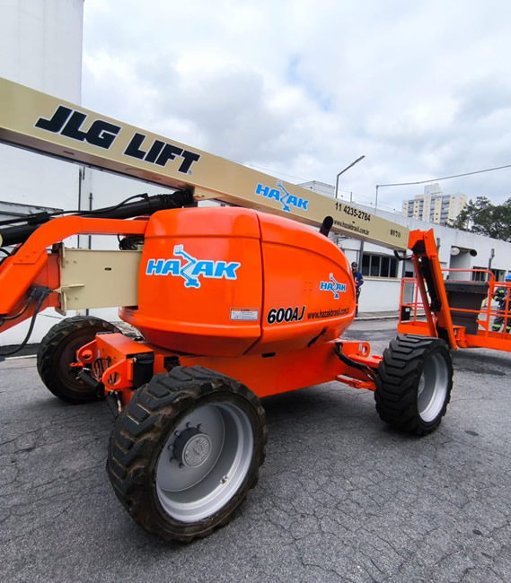 Plataforma Articulada Diesel 20 metros JLG - 600 AJ - 4X4