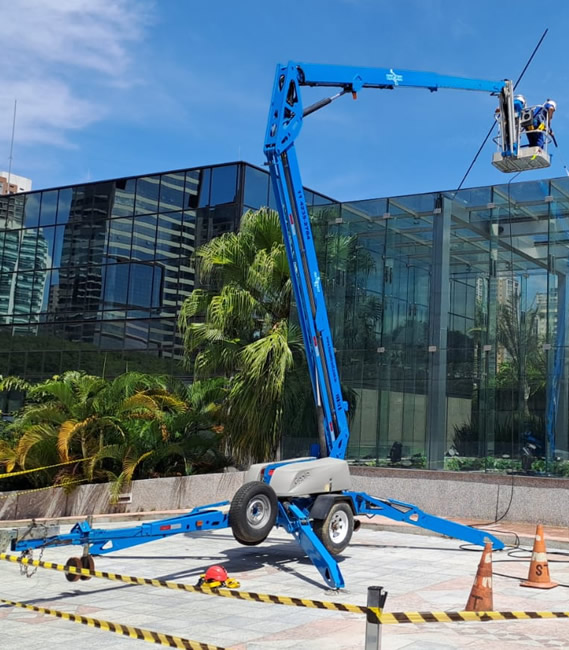 Plataforma Rebocável 17 metros Emplacada com opcional de movimentação Genie – TZ50