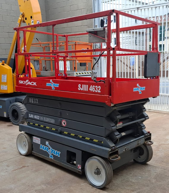 Plataforma Tesoura Elétrica 12 metros Sky Jack – SJIII4632