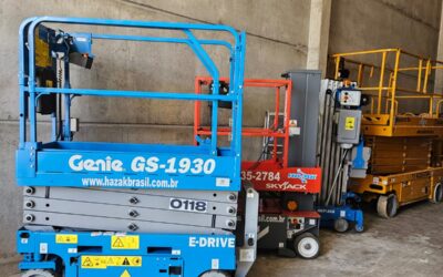 Plataformas elevatórias Genie GS-1930 e Skyjack da Hazak Brasil, ideais para locação e venda em São Paulo.